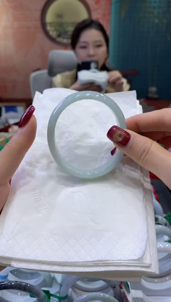 【闪购商品】翡翠手镯未镶嵌多人00710