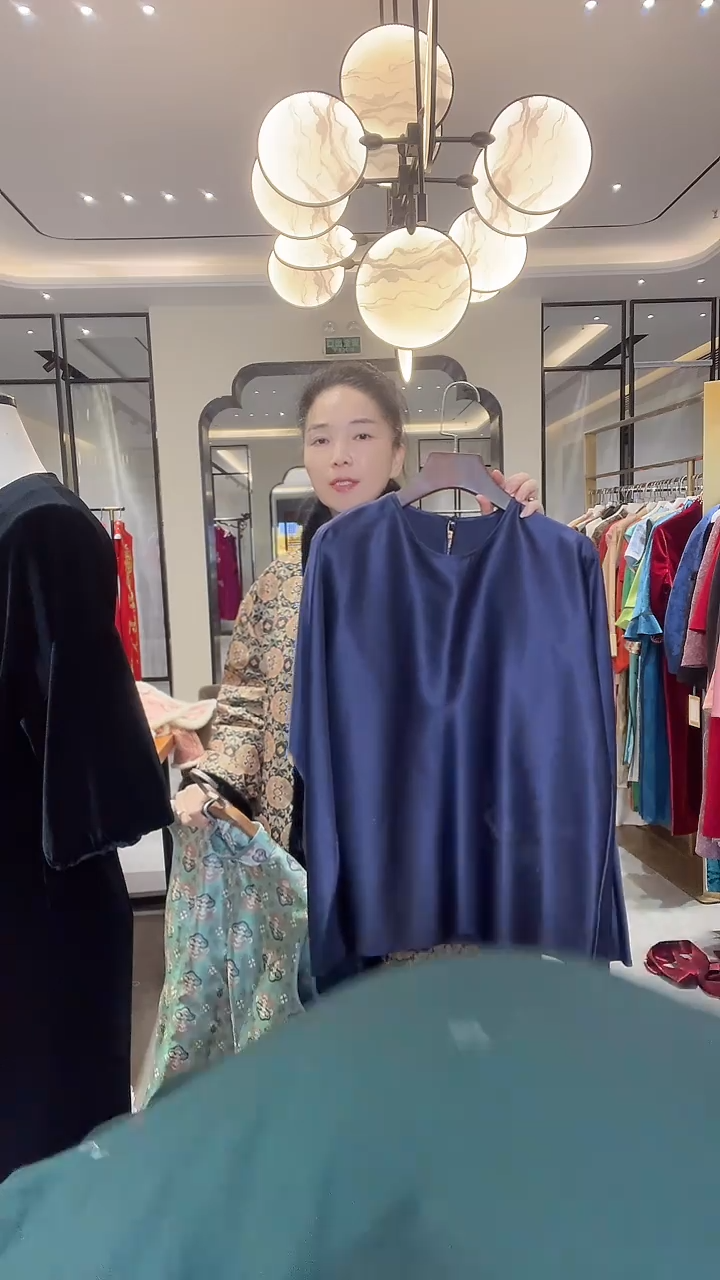 紫色真丝上衣均码 399