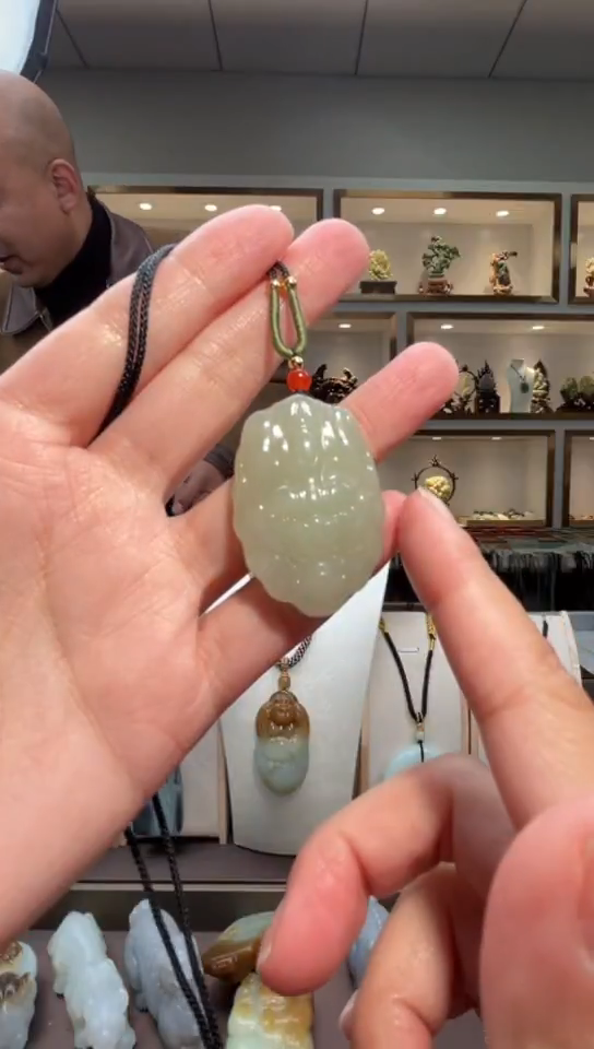 颈饰未镶嵌和田玉苏