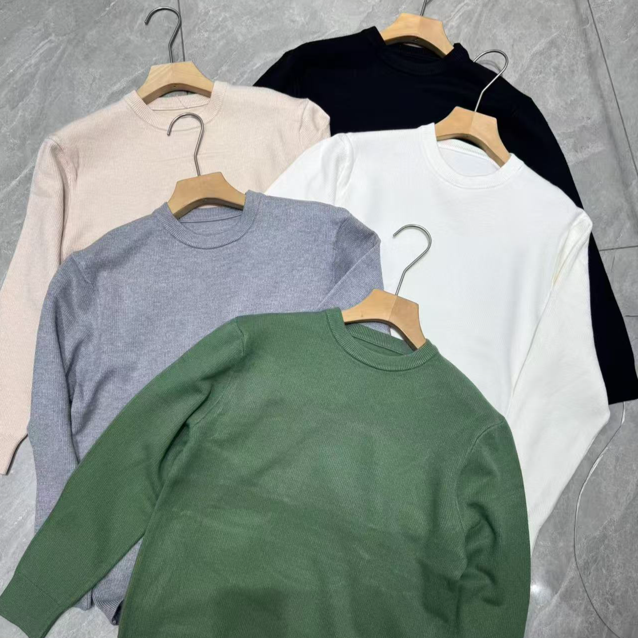 圆领长袖常规针织冬季毛衣针织衫秋冬网红男士绒衫