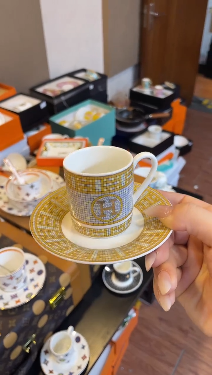 杯鸿辉家品牌瓷器，京东包邮！