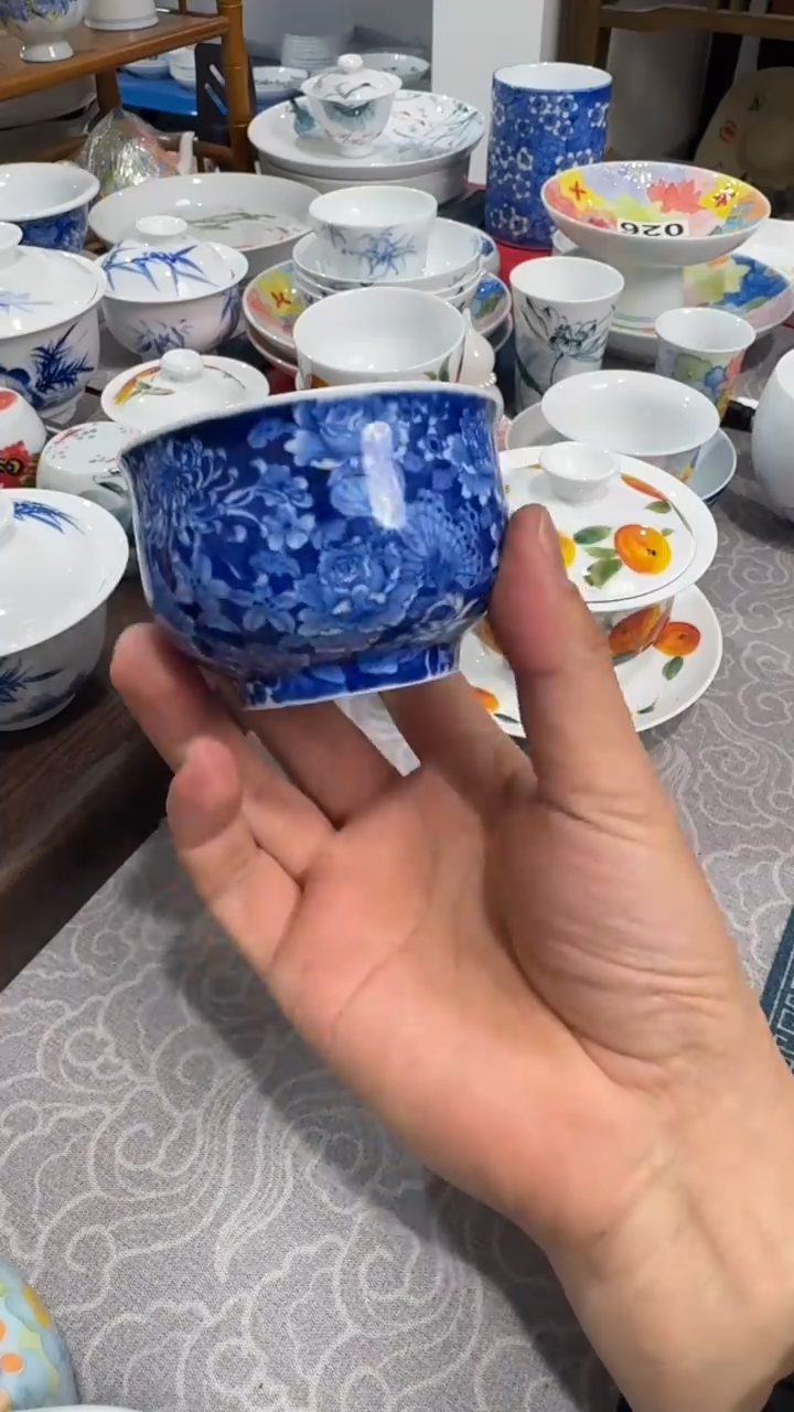 摆件陶瓷景德镇高温瓷（炉式杯）