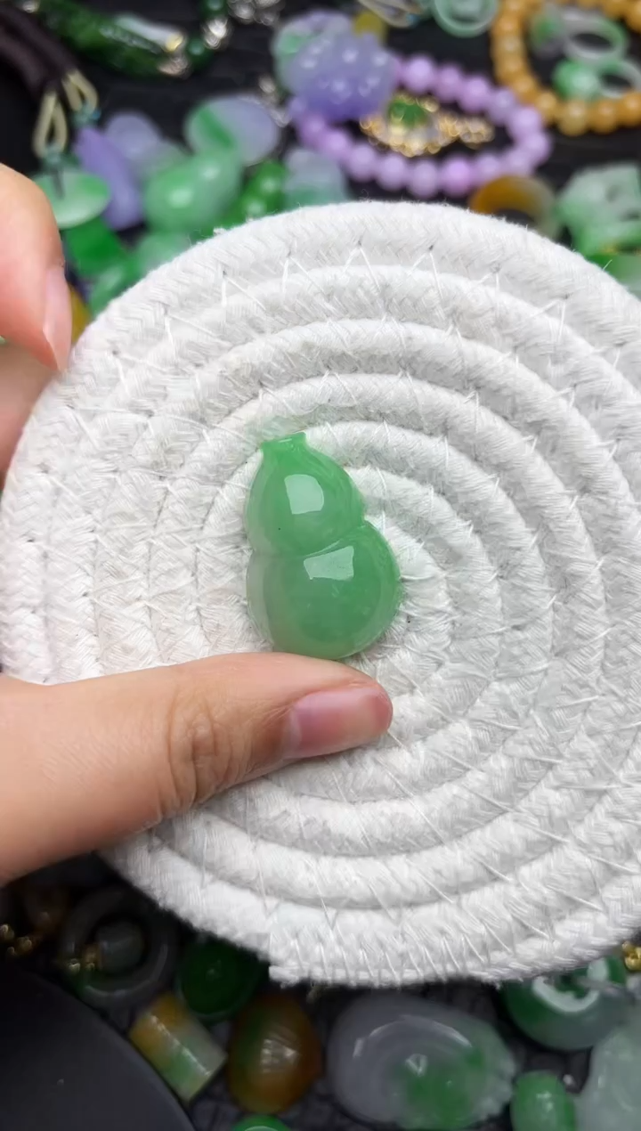 颈饰未镶嵌翡翠缅甸翡翠吊坠