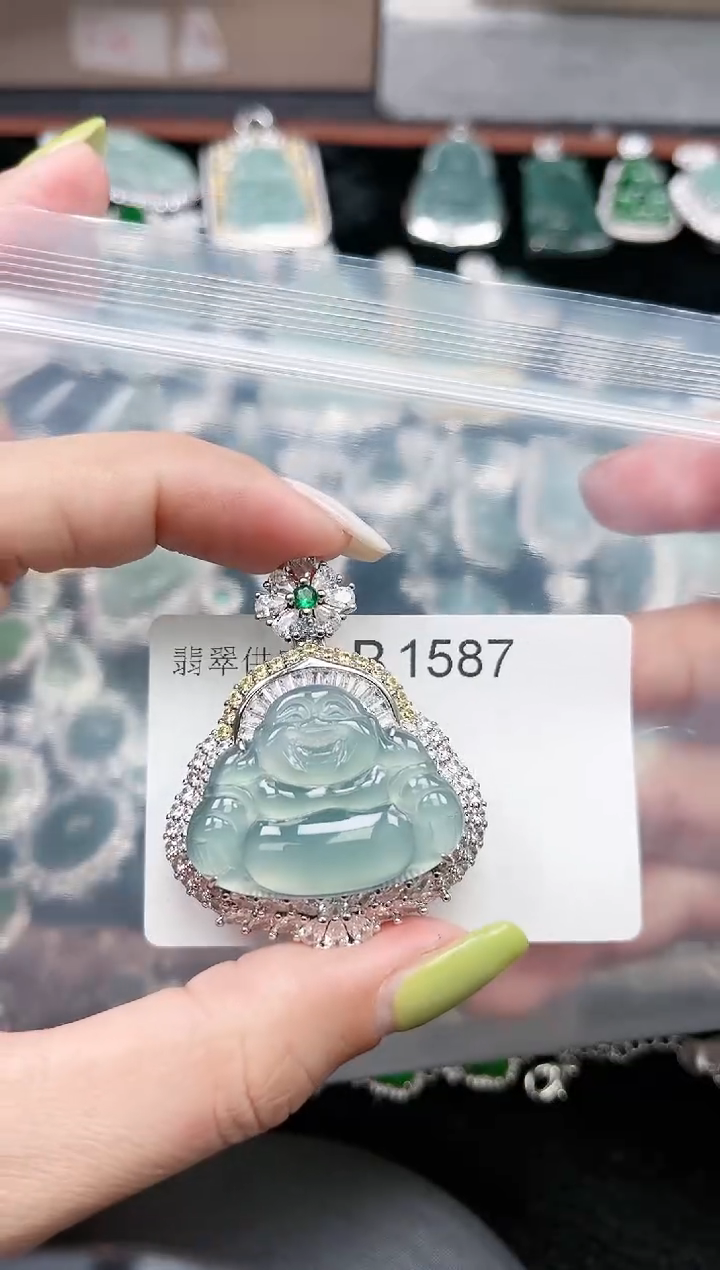 【闪购商品】翡翠颈饰未镶嵌1587赠皮绳