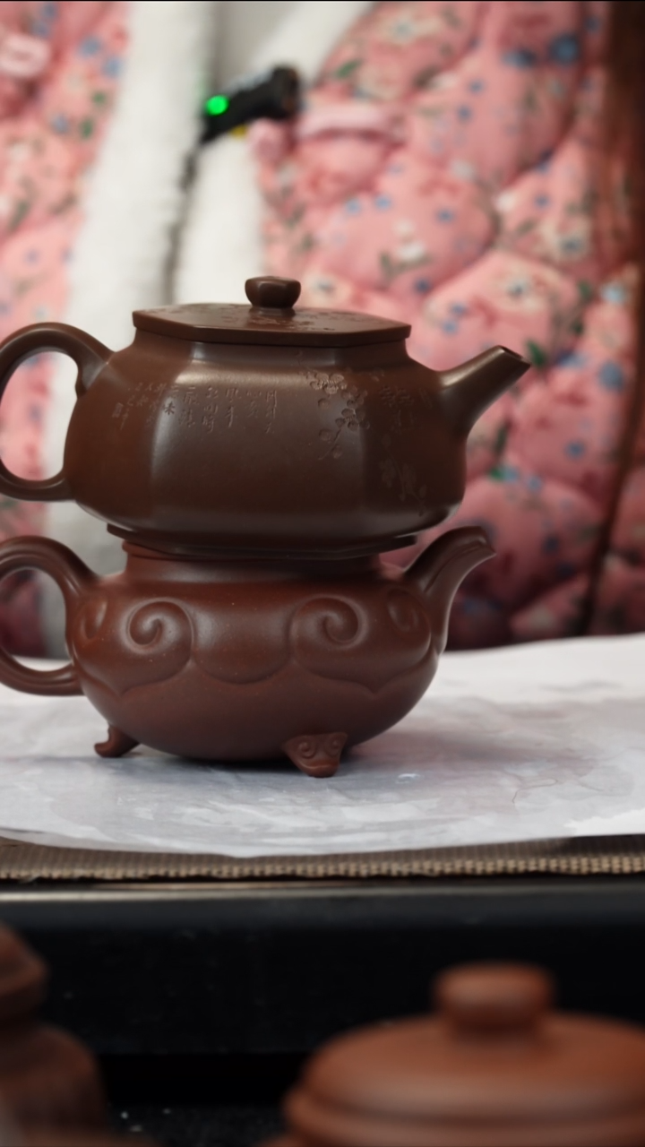 紫砂茶盏台****司底槽清三足六方两把150CC