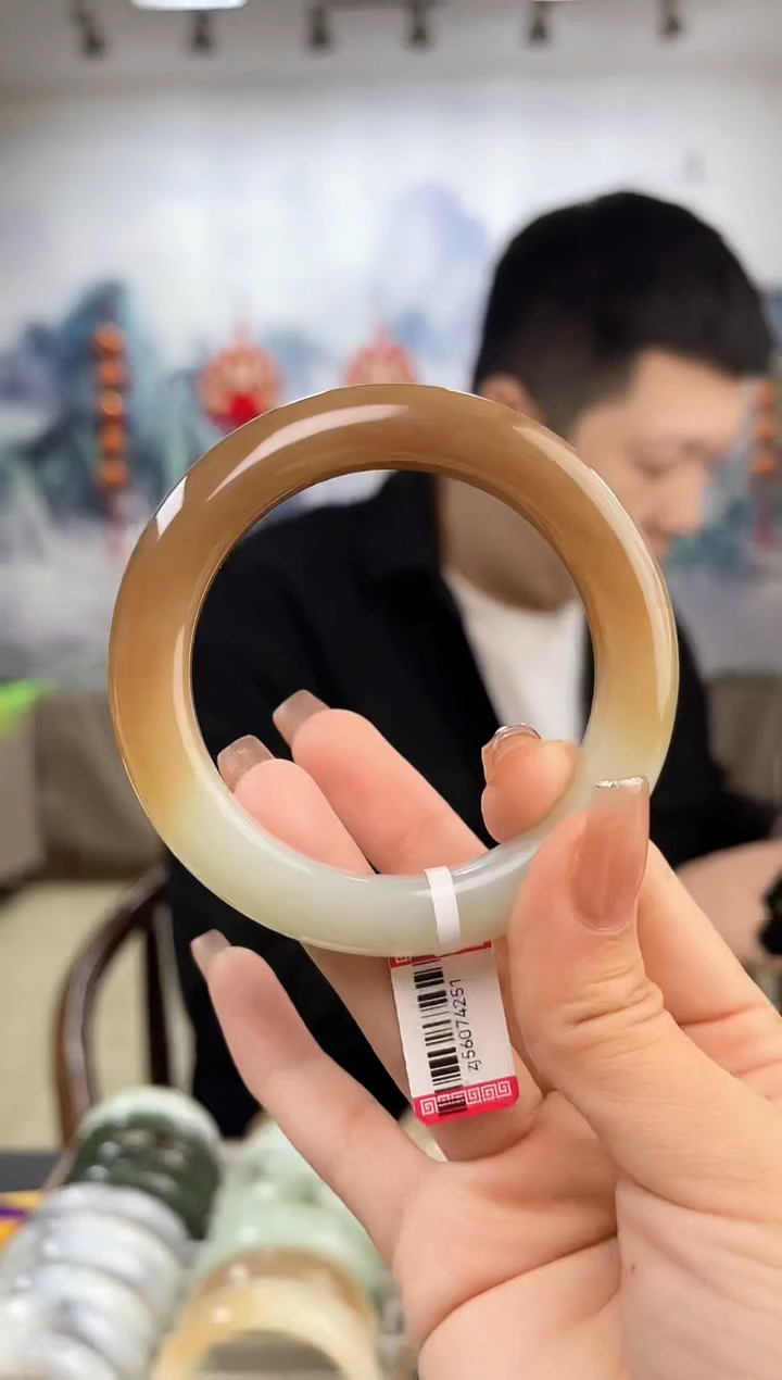 【闪购商品】和田玉手镯未镶嵌56圈口仅一只