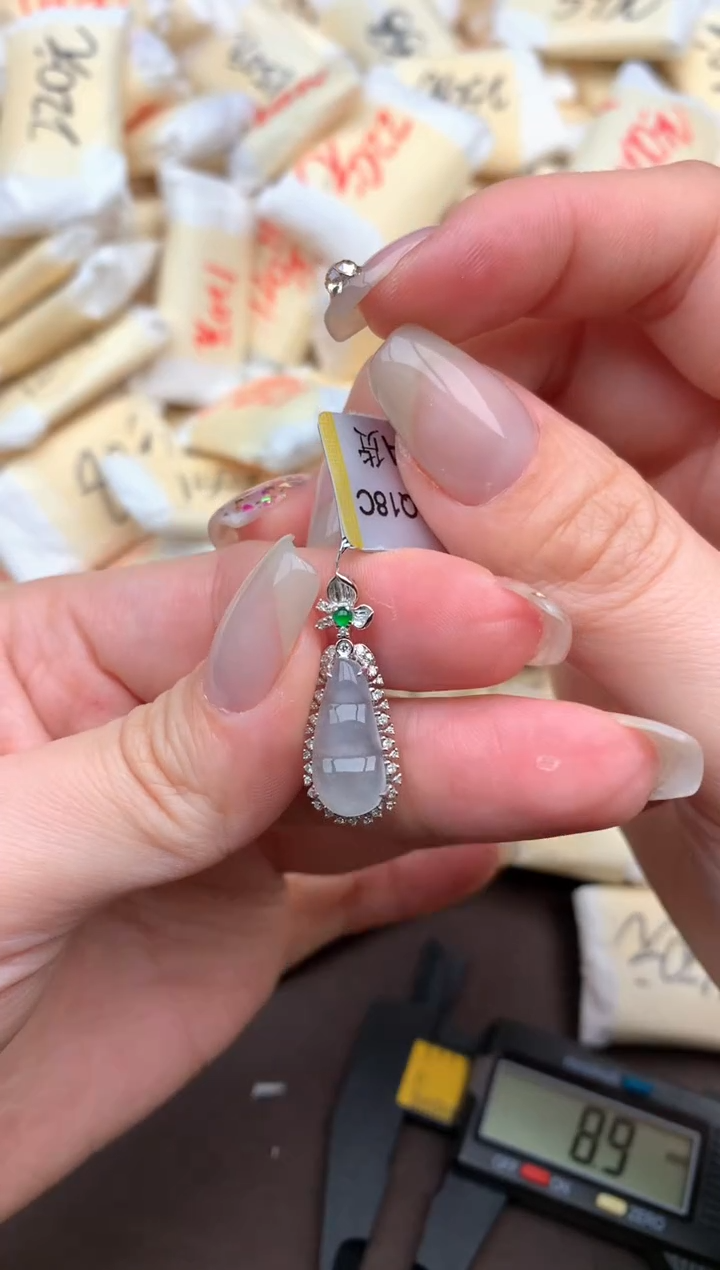 【闪购商品】翡翠挂件18K金镶嵌一