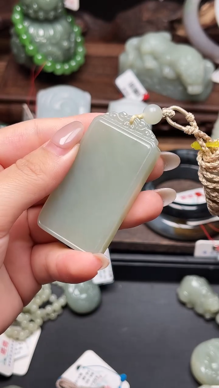 和田玉未镶嵌吊坠(不含链)且末青白 无事牌30980