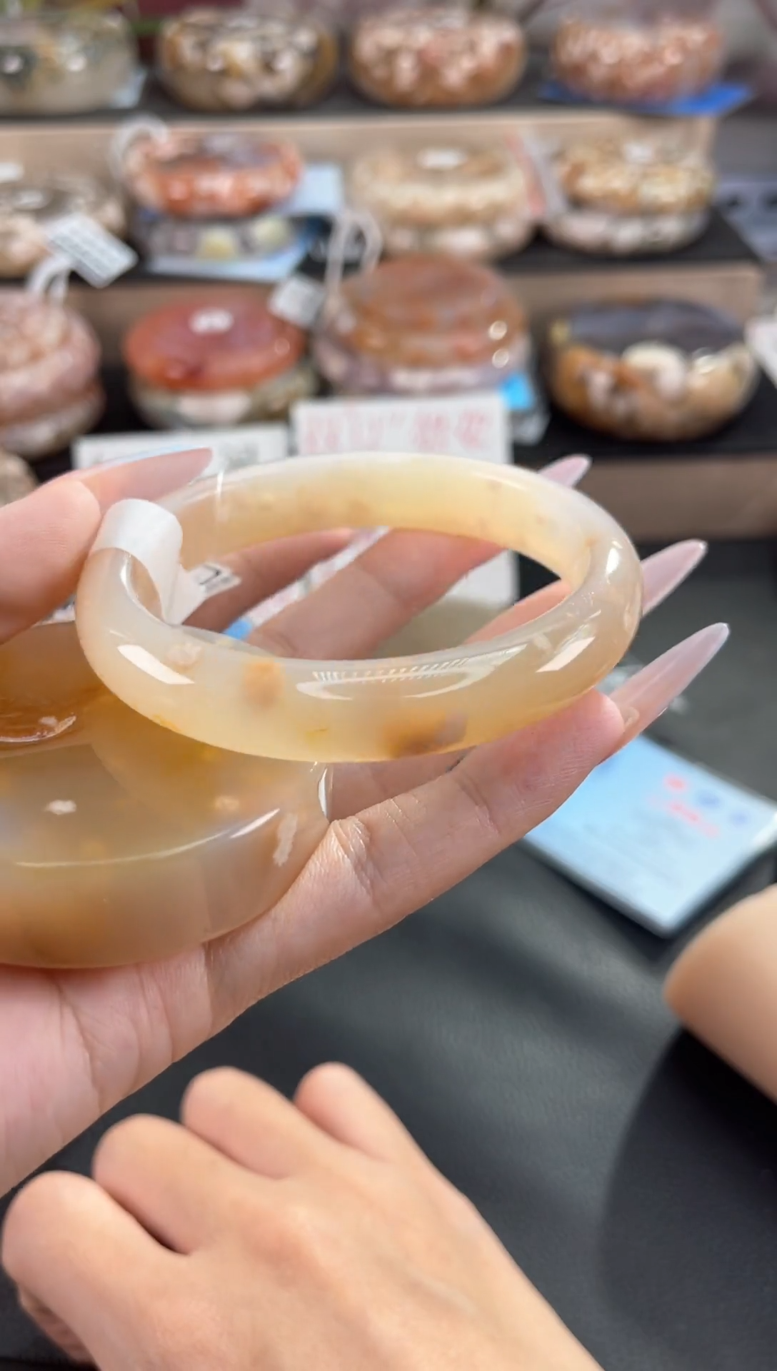 未镶嵌手镯石英质玉60