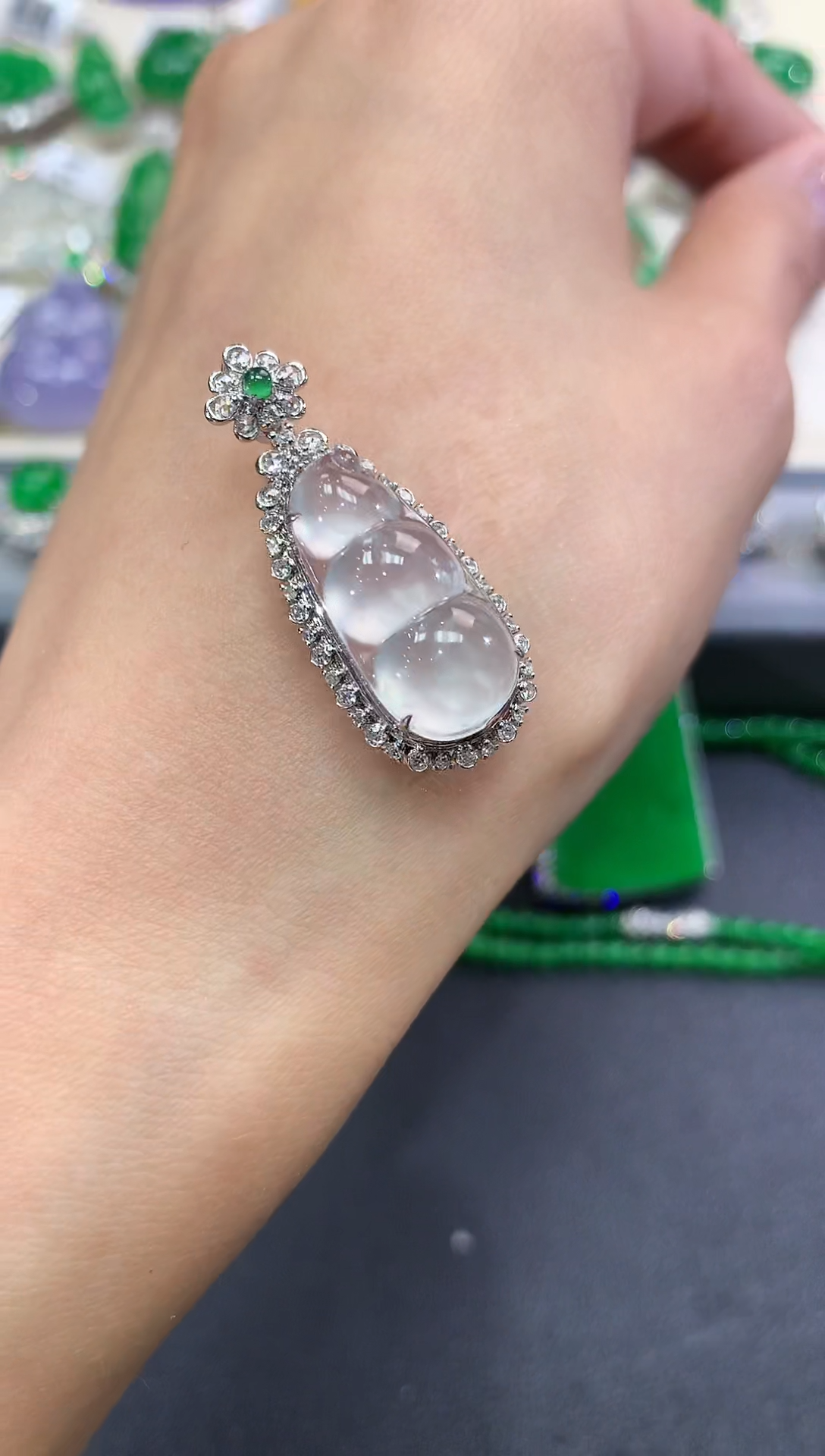 【闪购商品】翡翠吊坠(不含链)18K金镶嵌w117      