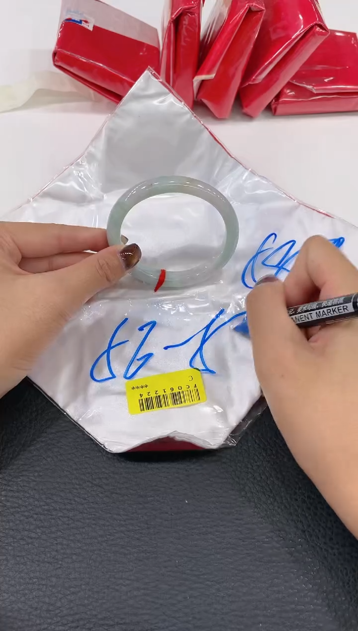 【闪购商品】翡翠手镯（贵妃镯）未镶嵌手镯