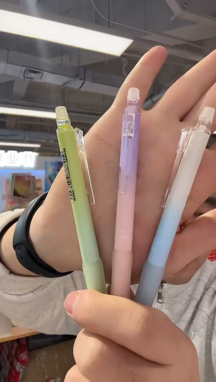 3支 外观随机 晨光按动热可擦中性笔蜂巢AKPJ8606晶蓝0.5