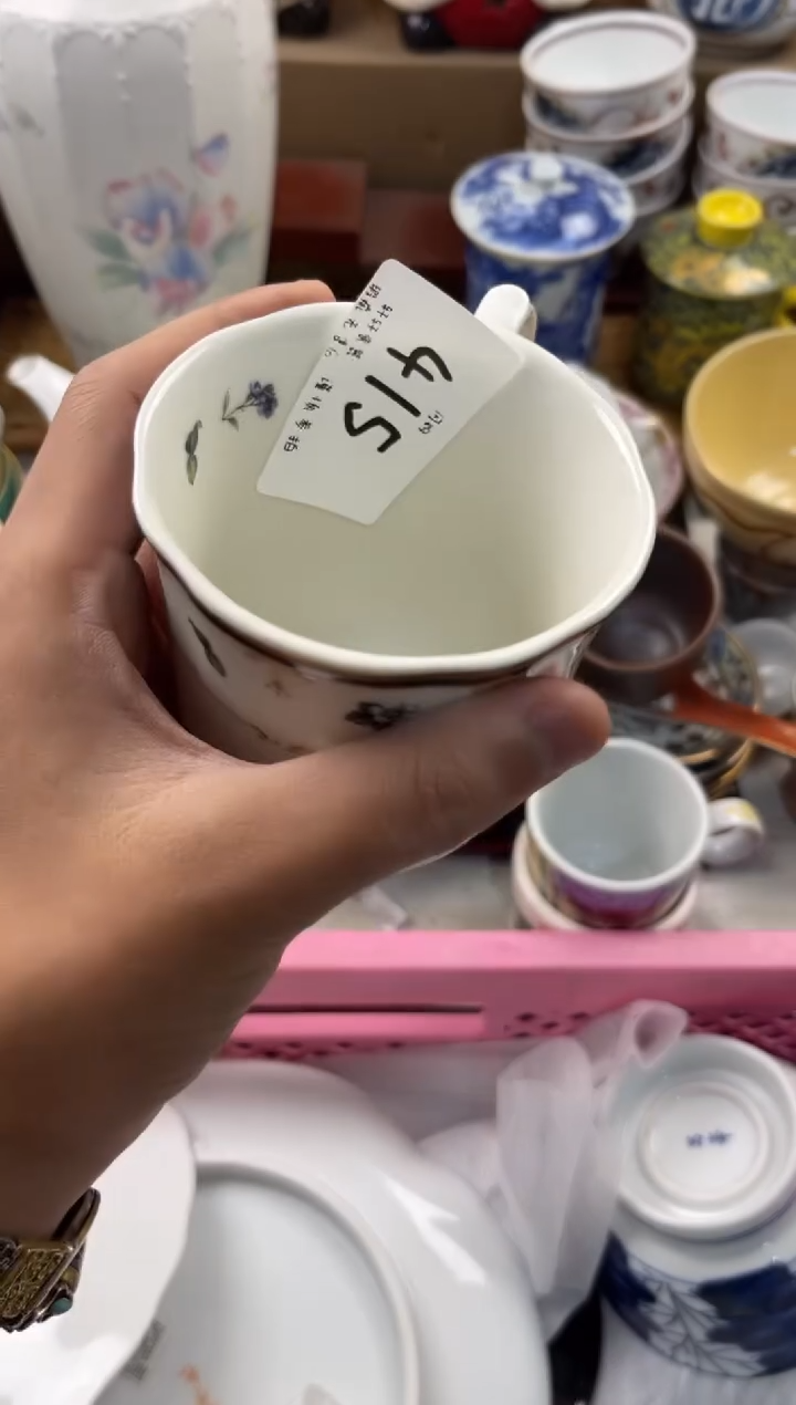 一**逼店铺名称 轩轩瓷器 闪购类型 定向 一脸懵逼 商品类目