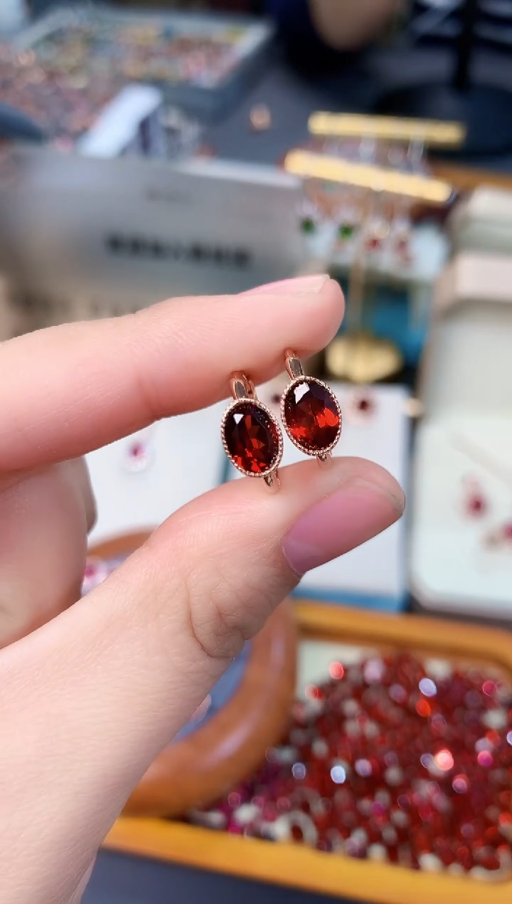 【闪购商品】石榴石耳扣银S925镶嵌天然