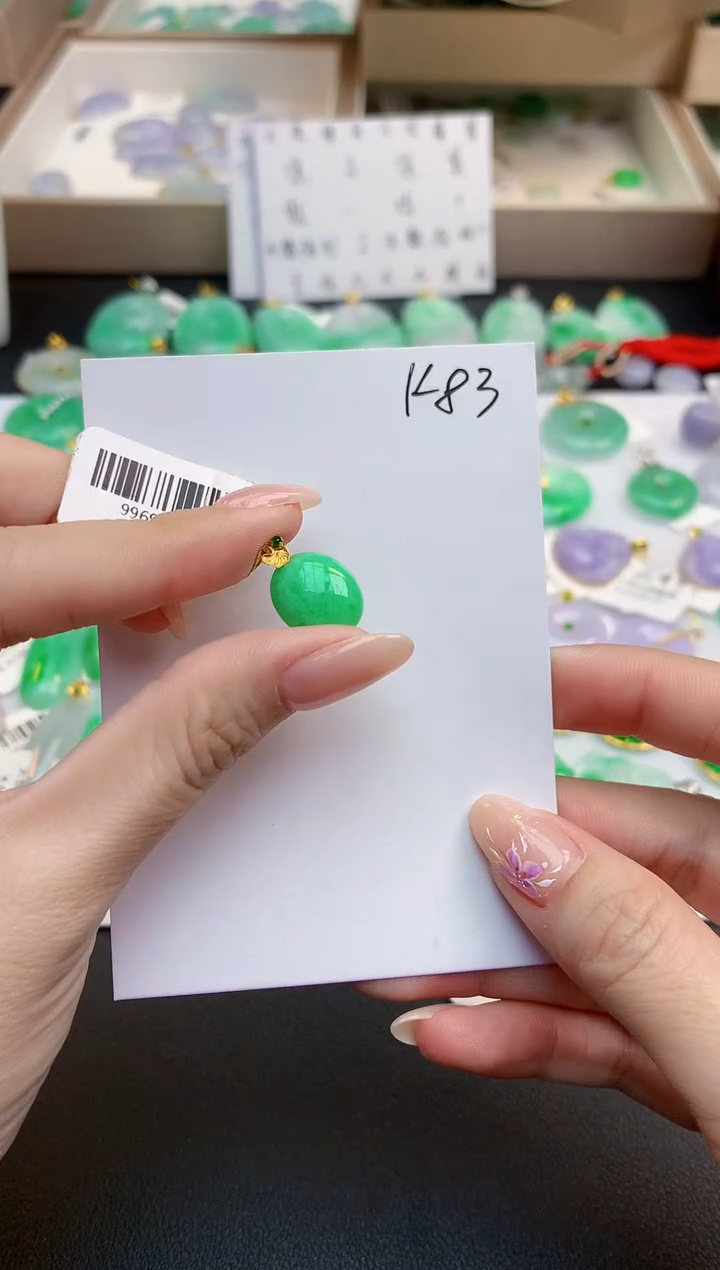 颈饰18K金镶嵌翡翠天然缅甸A货翡翠
