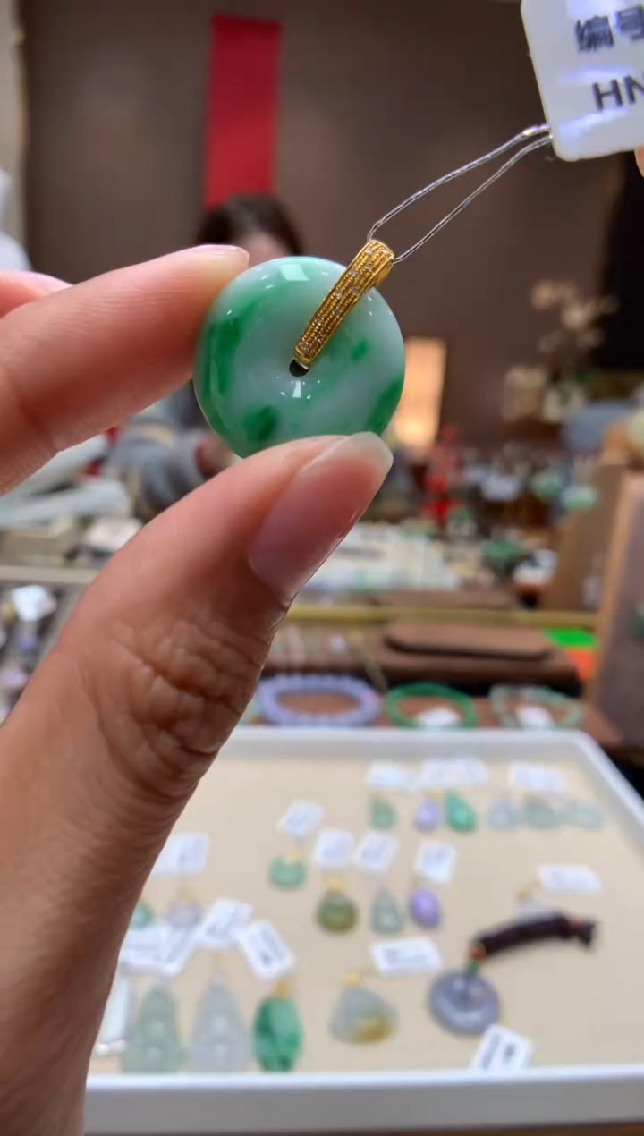【闪购商品】翡翠颈饰18K金镶嵌平安扣