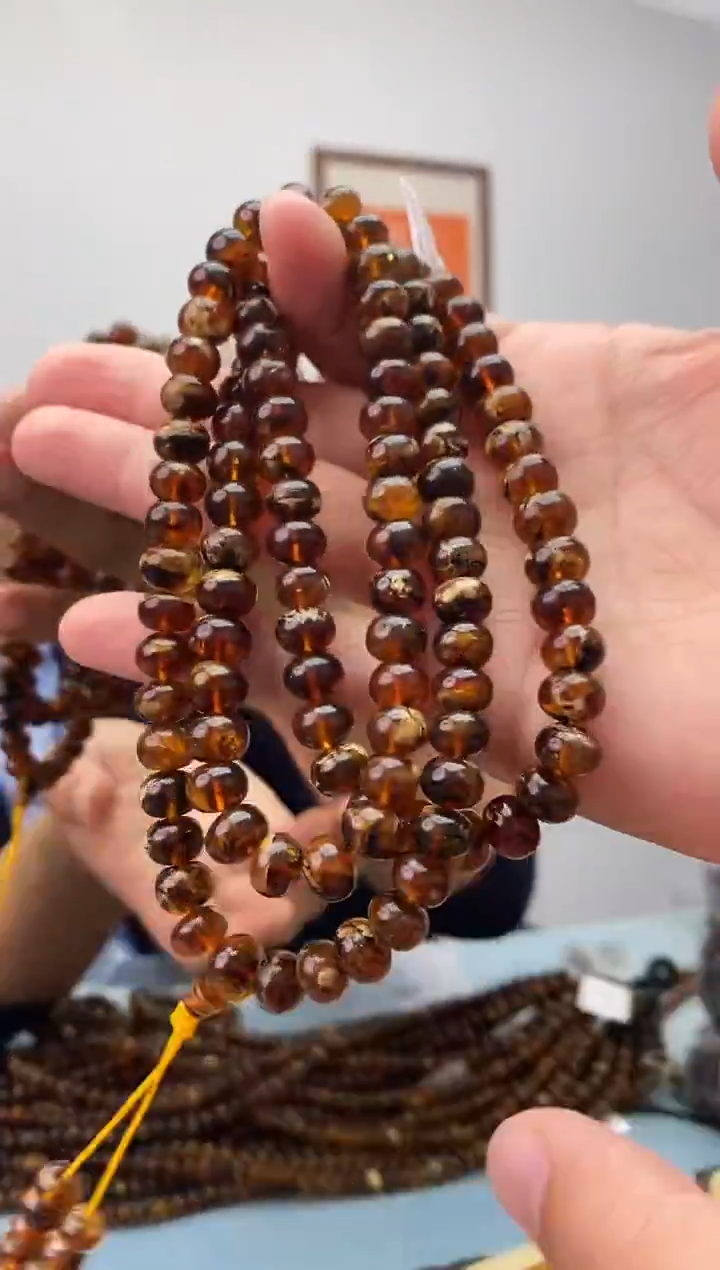 琥珀未镶嵌珠宝奇石假一罚十，溶洞干白多样性发一件