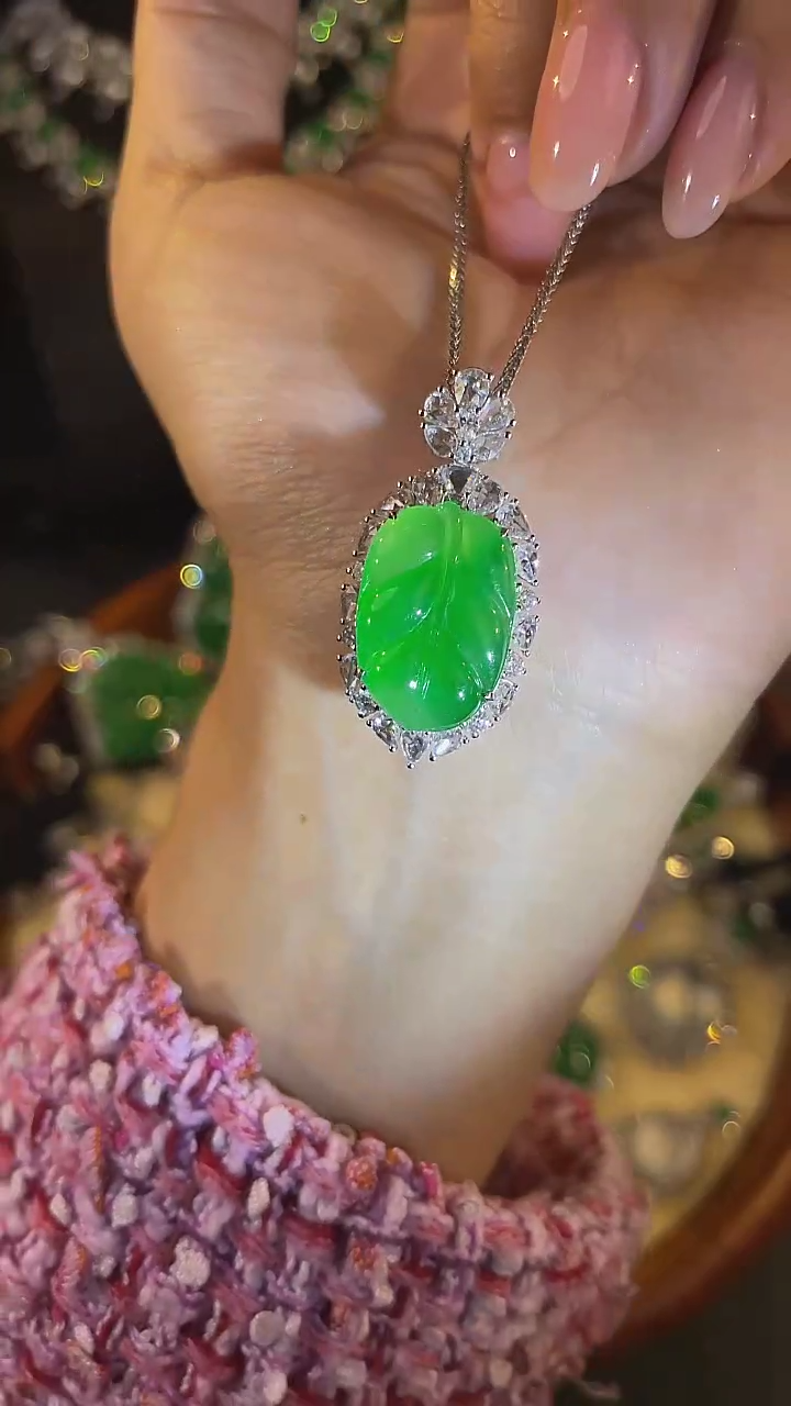 【闪购商品】翡翠颈饰18K金镶嵌吊坠