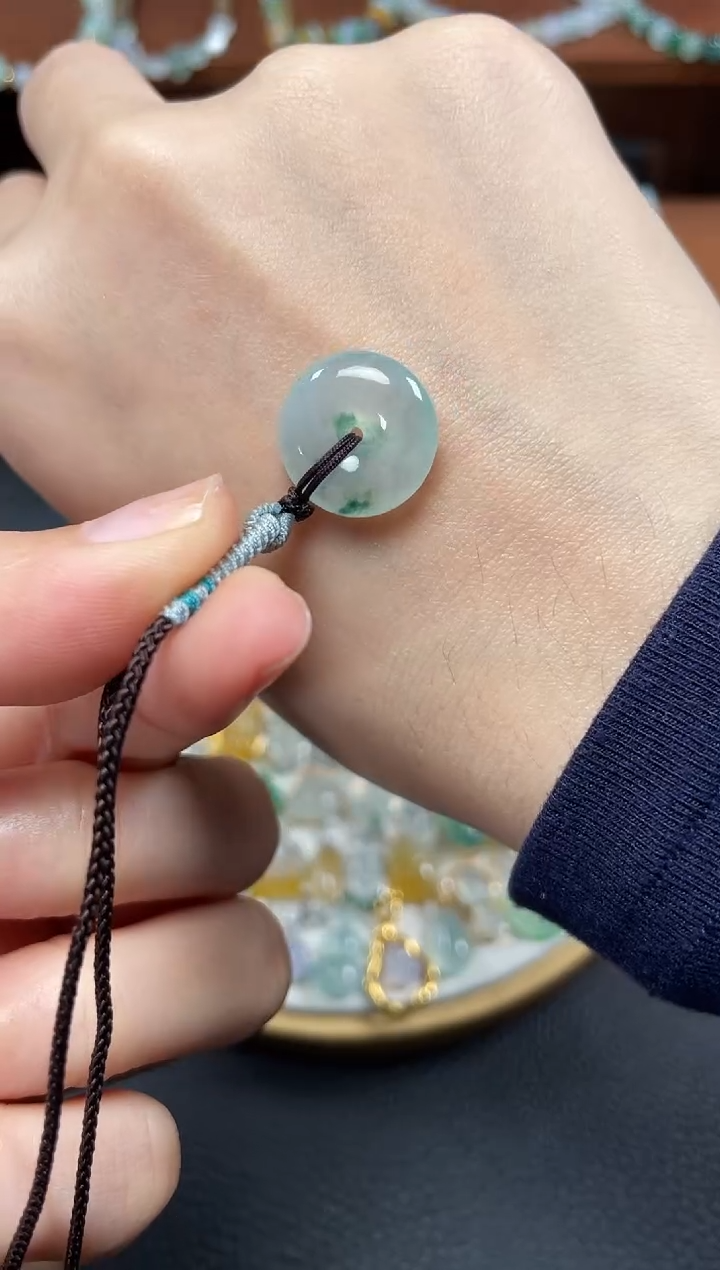 【闪购商品】翡翠吊坠(不含链)未镶嵌一个   JK703