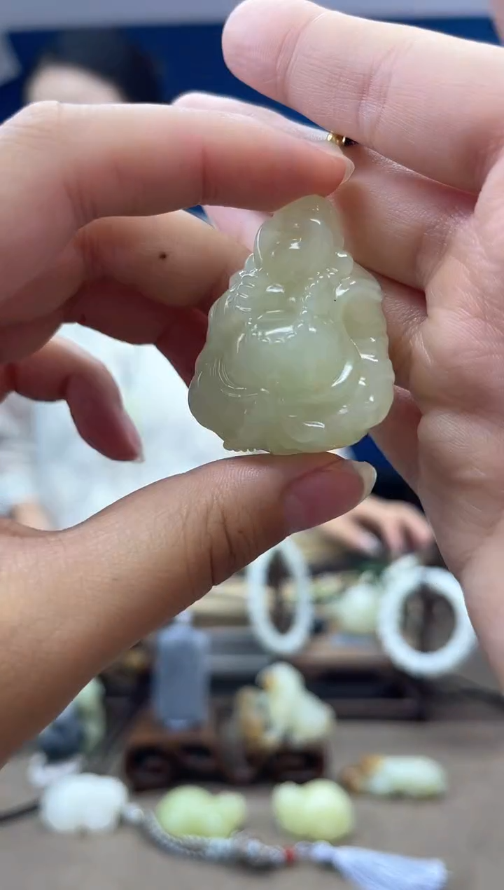 和田玉未镶嵌颈饰1