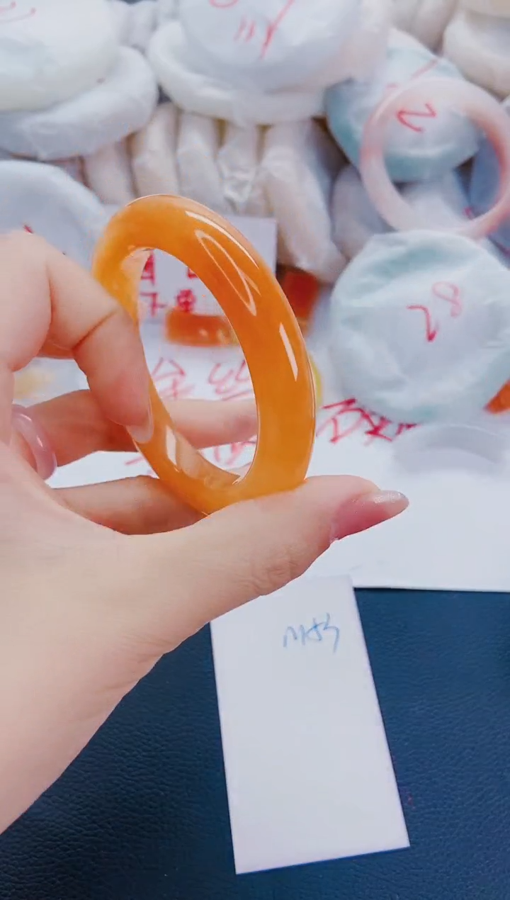 石英质玉手镯未镶嵌M53-56-57