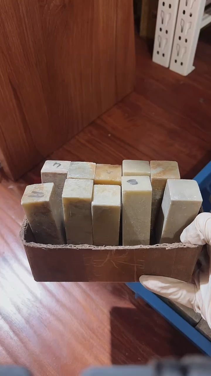 老挝石轻**人瑕疵不规则章