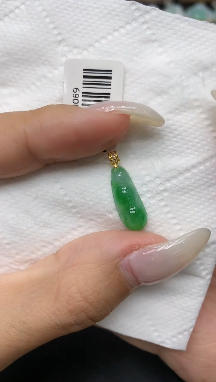 颈饰18K金镶嵌翡翠11111111111