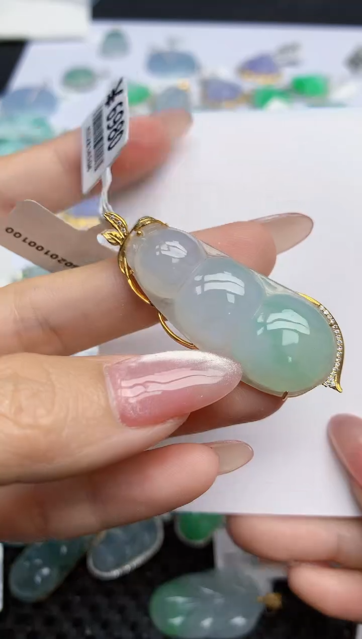 【闪购商品】翡翠挂件18K金镶嵌天然翡翠A货