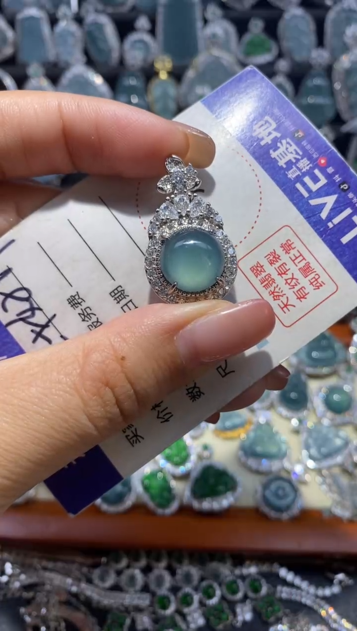 翡翠未镶嵌颈饰翡翠