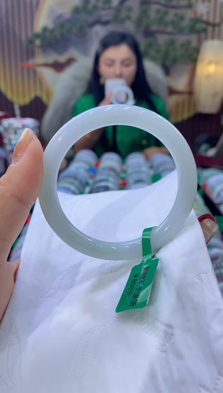 【闪购商品】翡翠手镯未镶嵌多人00021