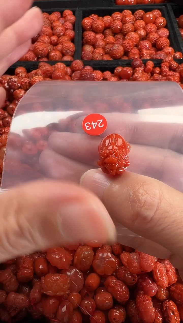 颈饰未镶嵌南红玛瑙1