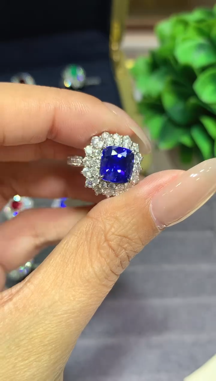 戒指蓝宝石18K金镶嵌4.01ct