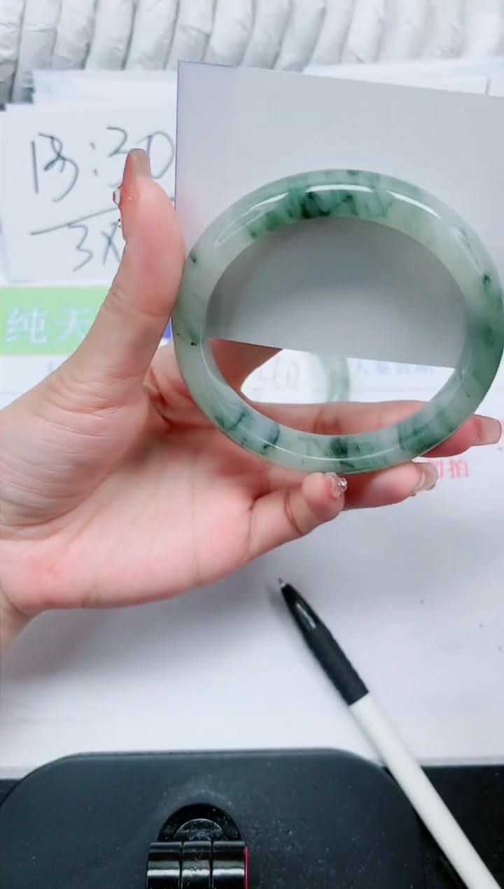 【闪购商品】石英质玉手镯未镶嵌367