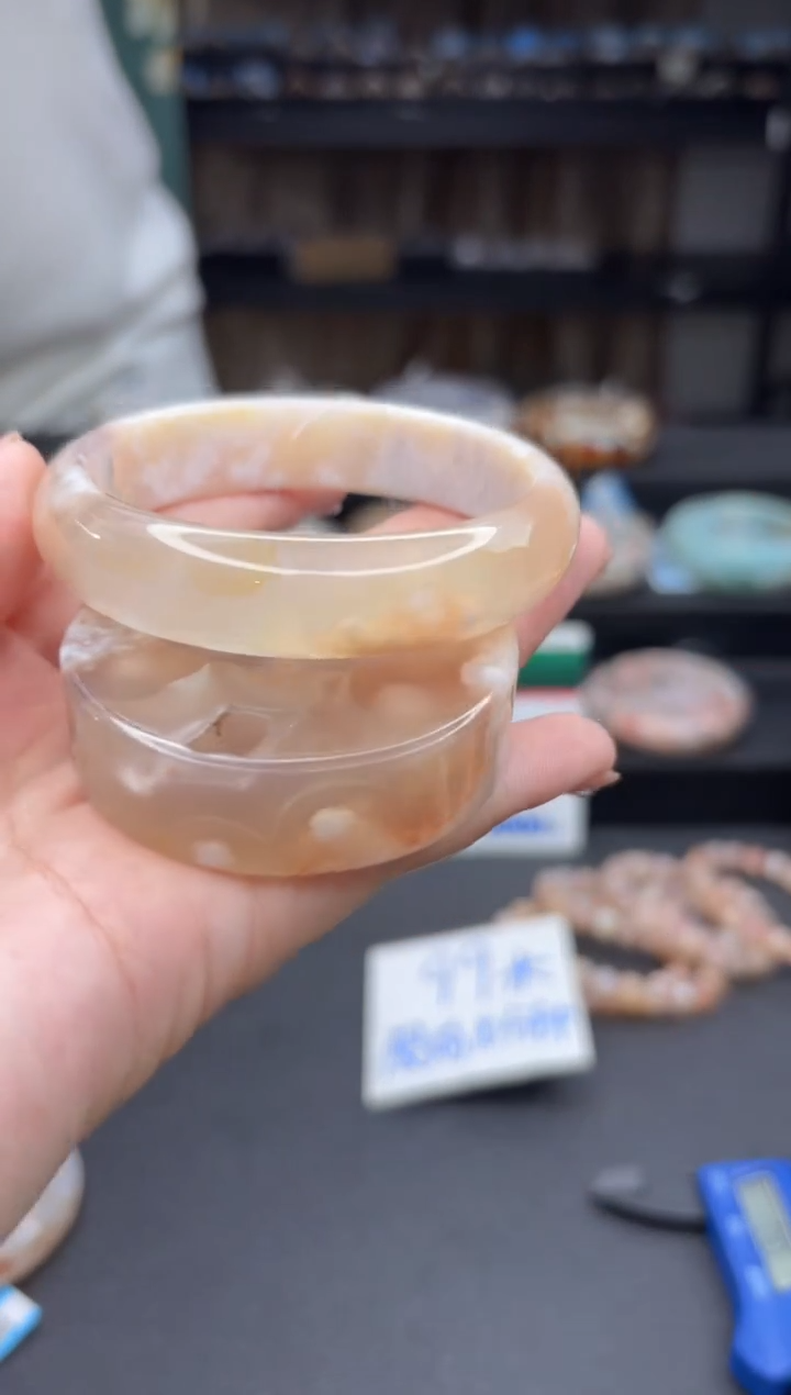 【闪购商品】石英质玉手镯未镶嵌2037（57圈赠送镯心）