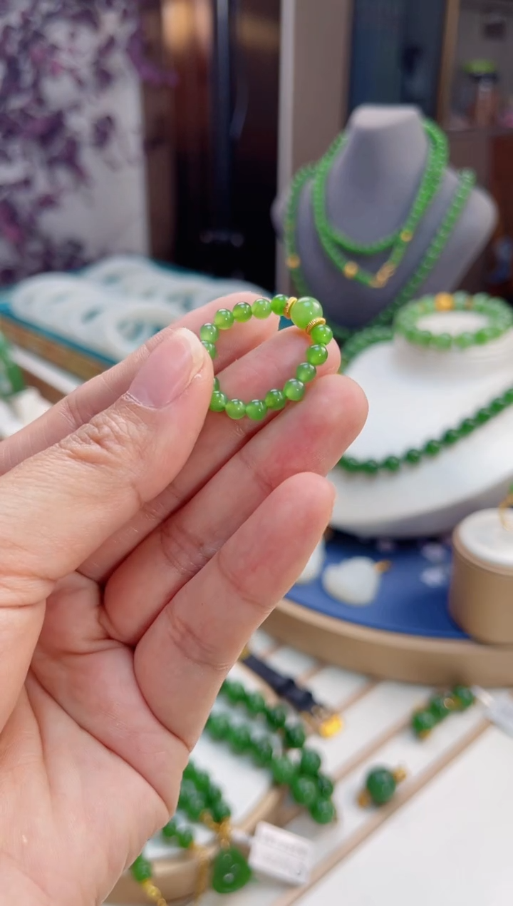 【闪购商品】和田玉戒指18K金镶嵌4mm