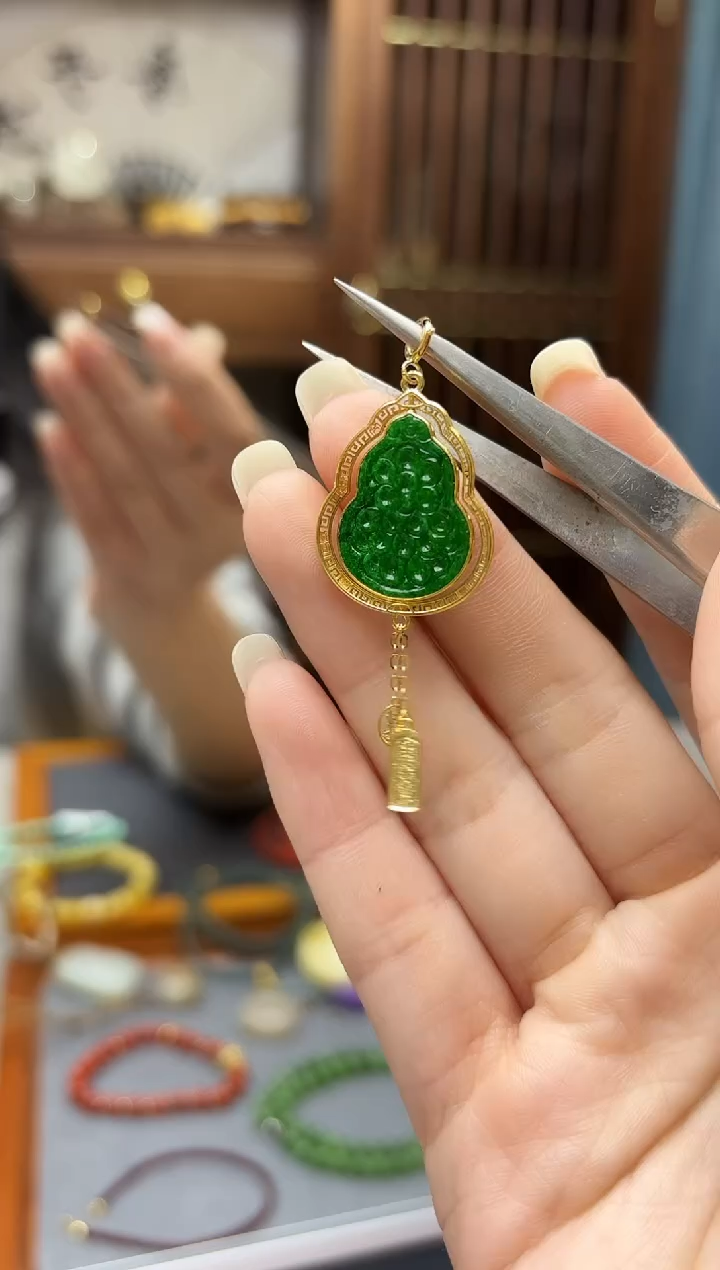 颈饰18K金镶嵌翡翠18K金翡翠葫芦吊坠ZX赠链