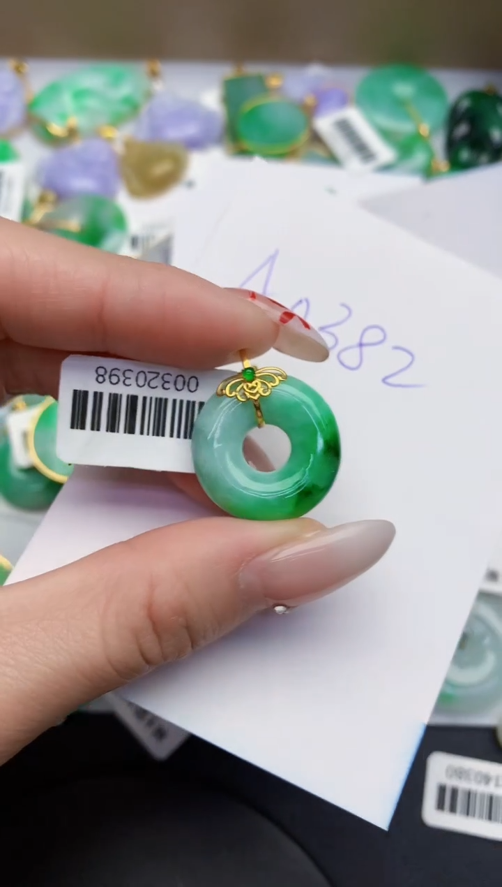 【闪购商品】翡翠颈饰18K金镶嵌0000000000