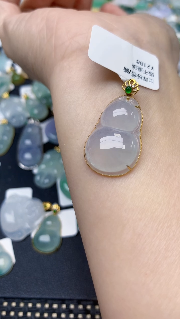 颈饰18K金镶嵌翡翠天然缅甸A货翡翠