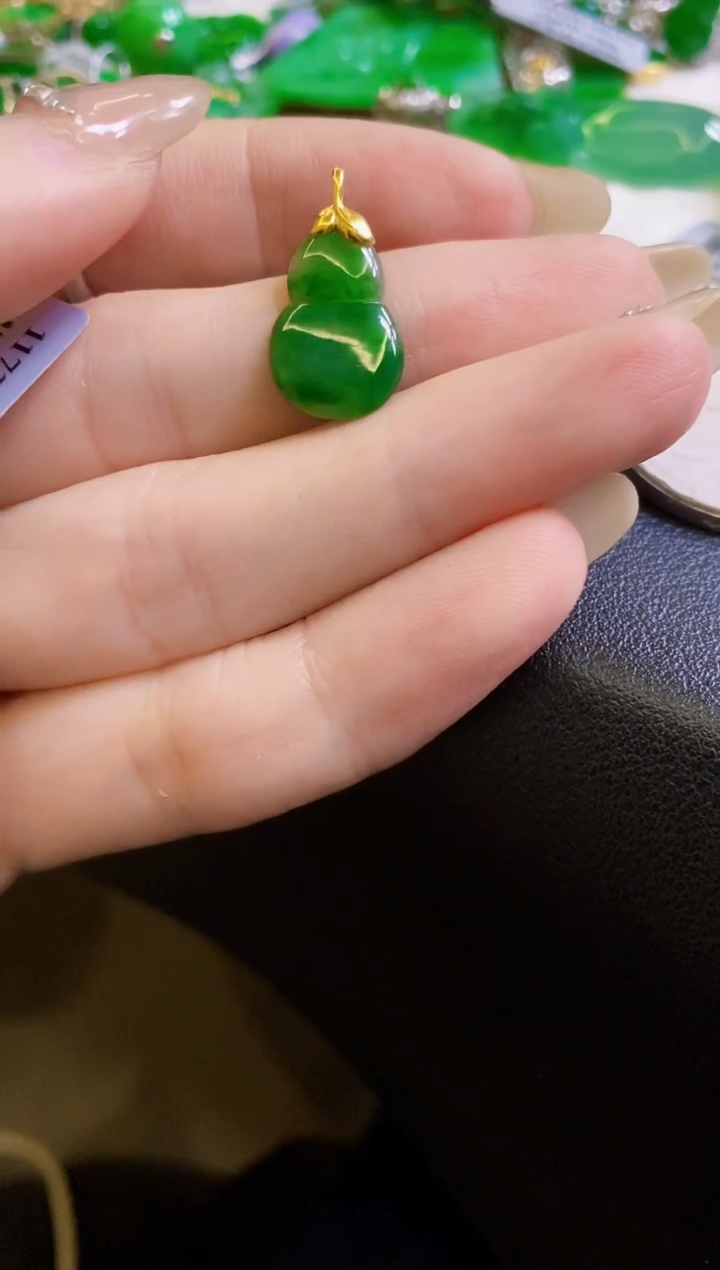 【闪购商品】定制翡翠未镶嵌吊坠