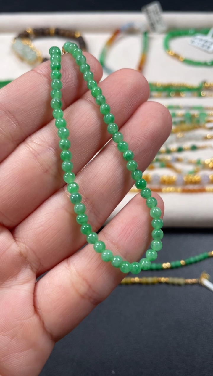 18K金镶嵌手链翡翠一条   P258