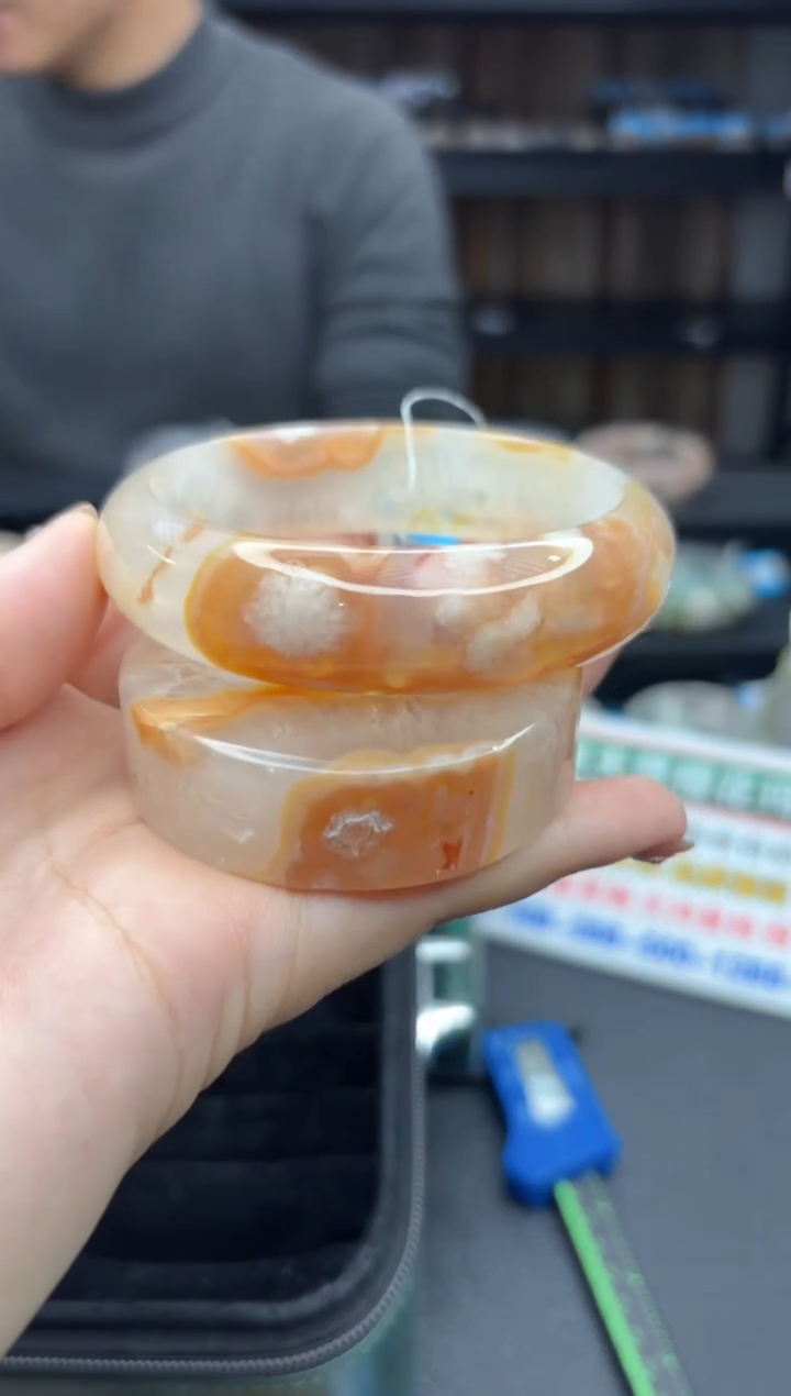 【闪购商品】石英质玉手镯未镶嵌2165（60圈赠送镯心）