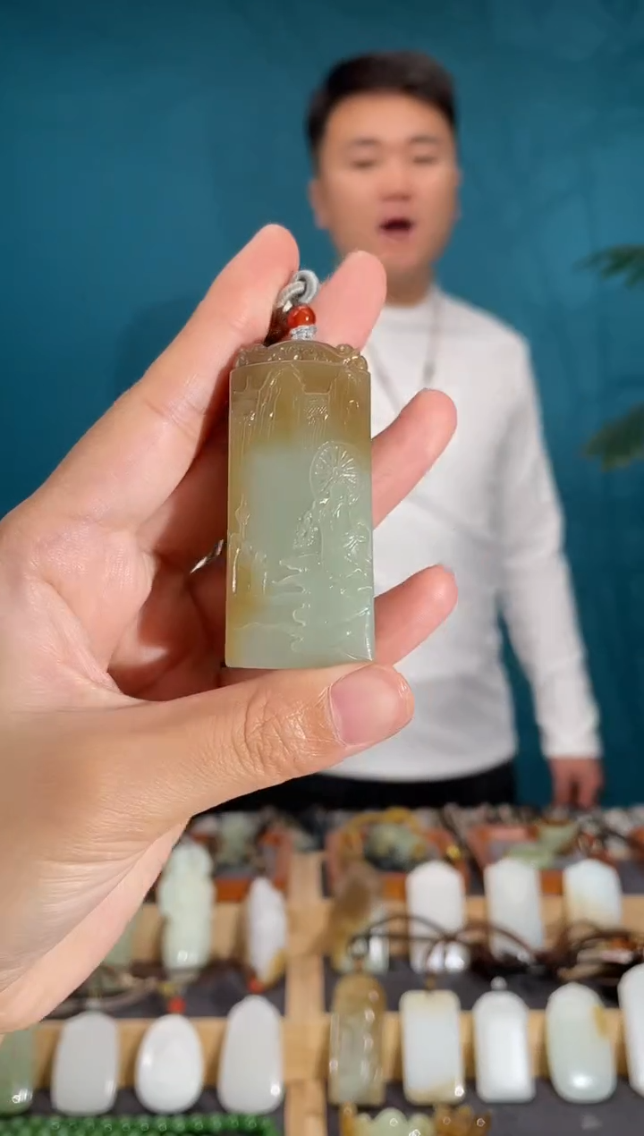 颈饰未镶嵌和田玉1