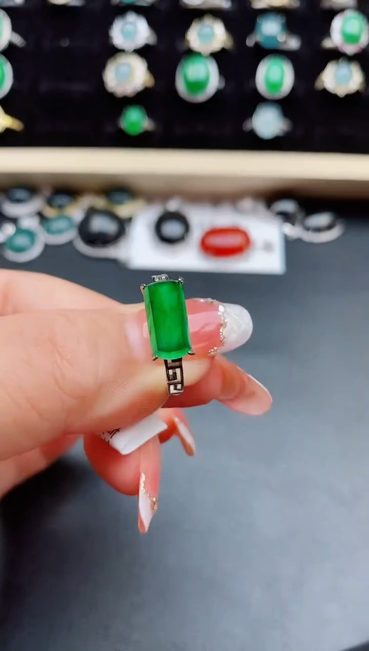 【闪购商品】翡翠戒指银S925镶嵌85000
