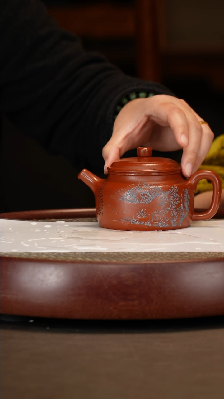 【闪购商品】紫砂茶壶大亨大红袍德钟+山水画260c