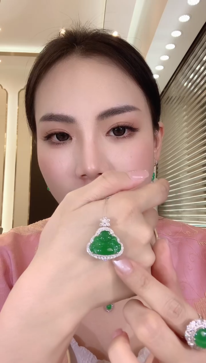 【闪购商品】翡翠18K金镶嵌吊坠(不含链)W96