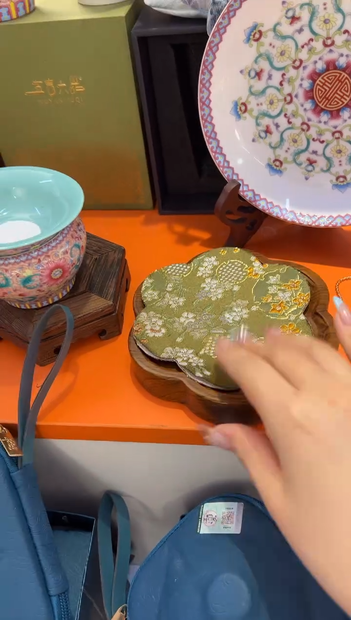 瓷片小乔闪购链接