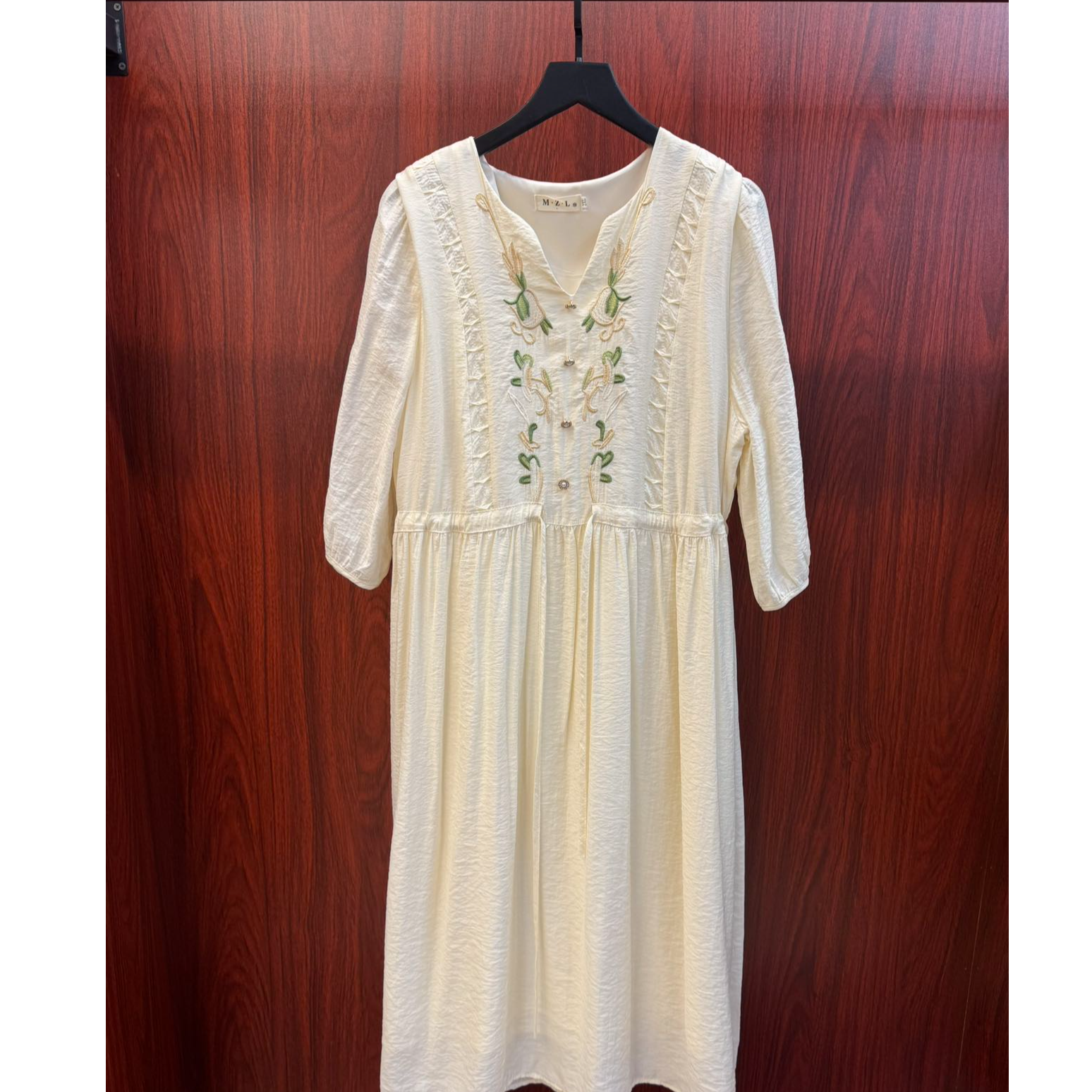 【可可专属】2025中长裙夏季白色刺绣不褪色连衣裙系带法式绣花