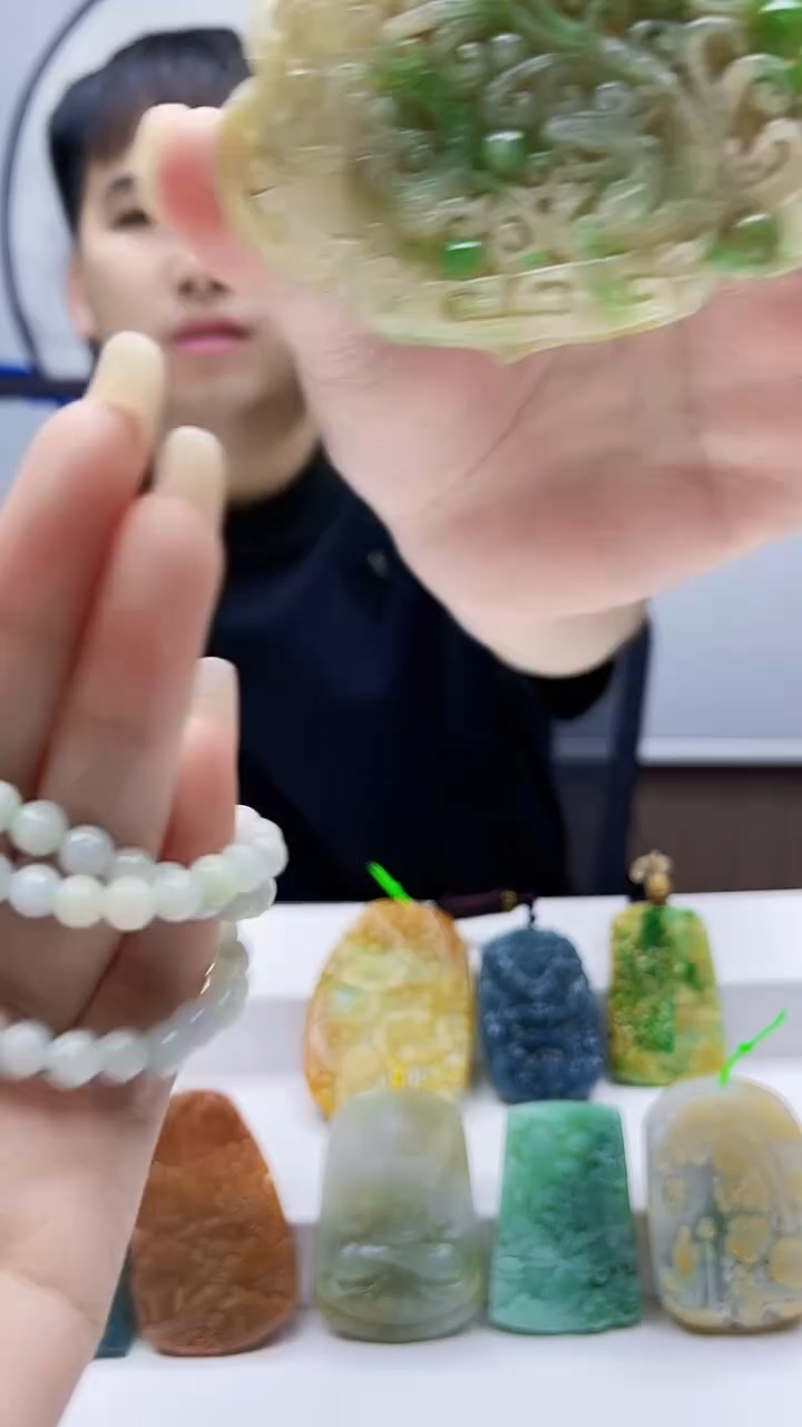 未镶嵌定制翡翠毛货挂件10