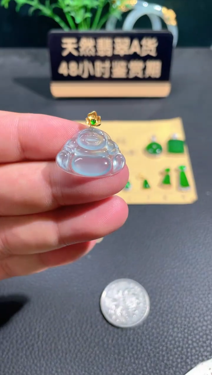 翡翠18K金镶嵌颈饰翡翠