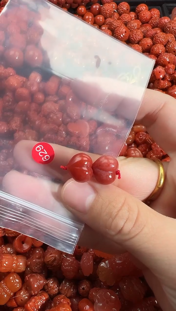 颈饰未镶嵌南红玛瑙1
